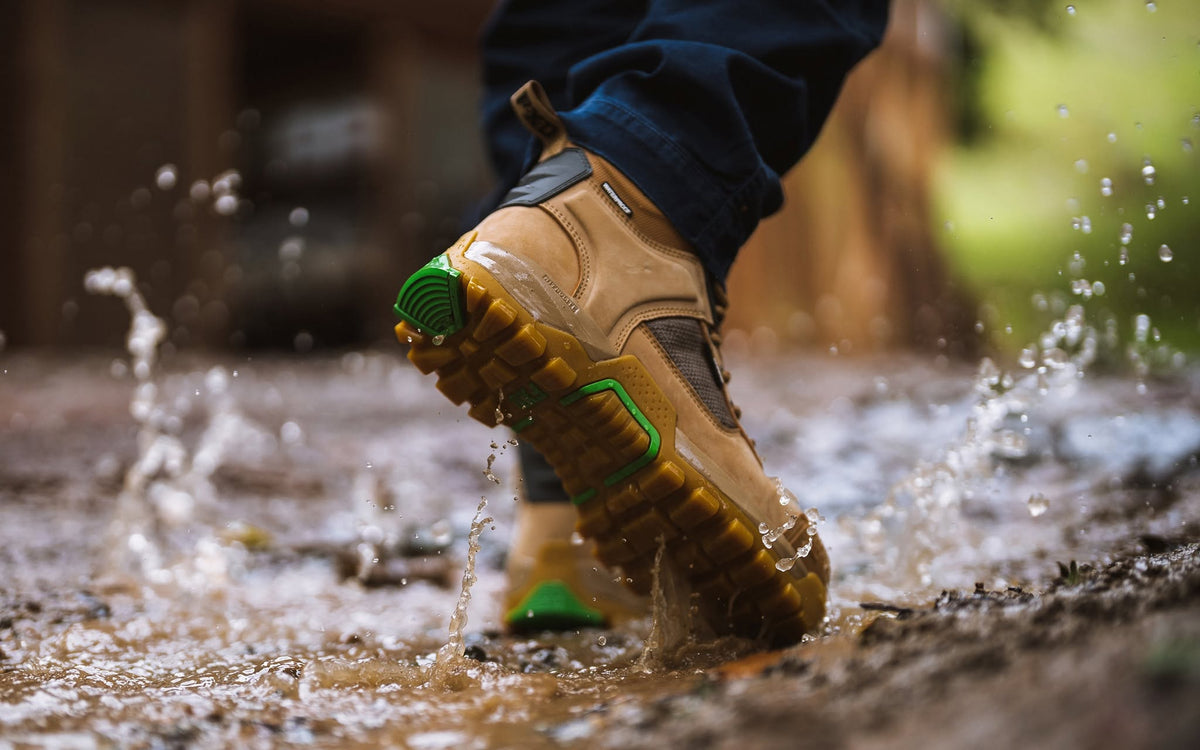 WORK BOOTS